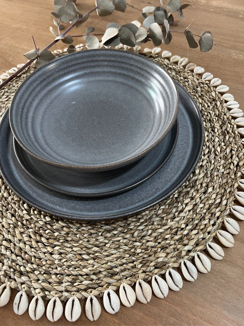 Grey Metal Plate ø21 cm