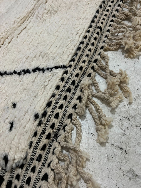 Moroccan Rug Beni Ouarain 270 x 172 cm