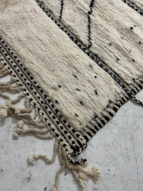 Moroccan Rug Beni Ouarain 270 x 172 cm