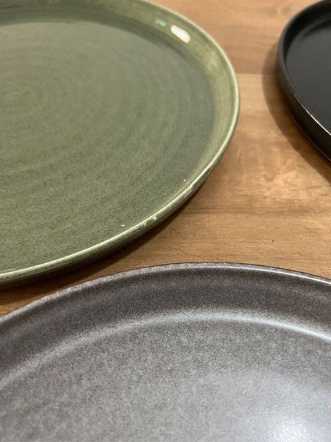 Grey Metal Plate ø21 cm