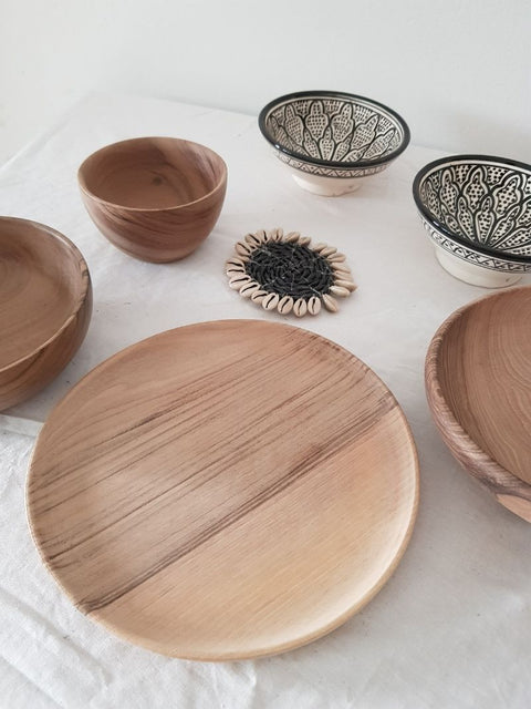 Walnut Plate ø23 cm